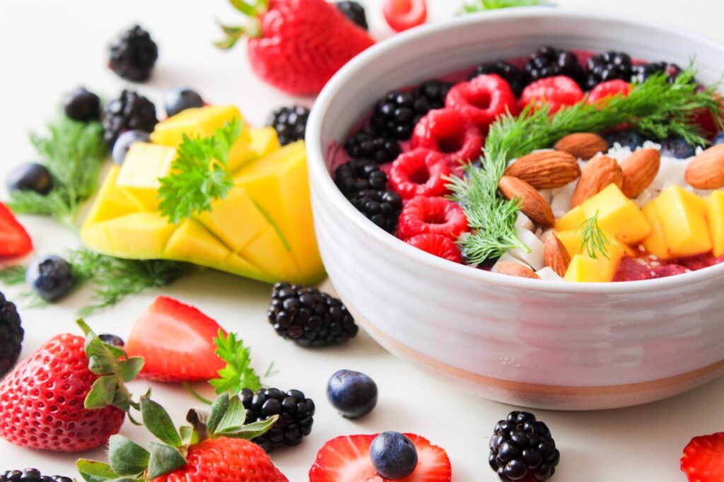 Diät Ernährung Lebensmittel Obstsalat Nüsse Die richtige Diät finden – Tipps und Tricks